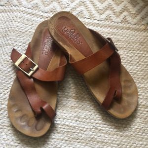 yoking Toe Loop Cognac Leather Sandal
